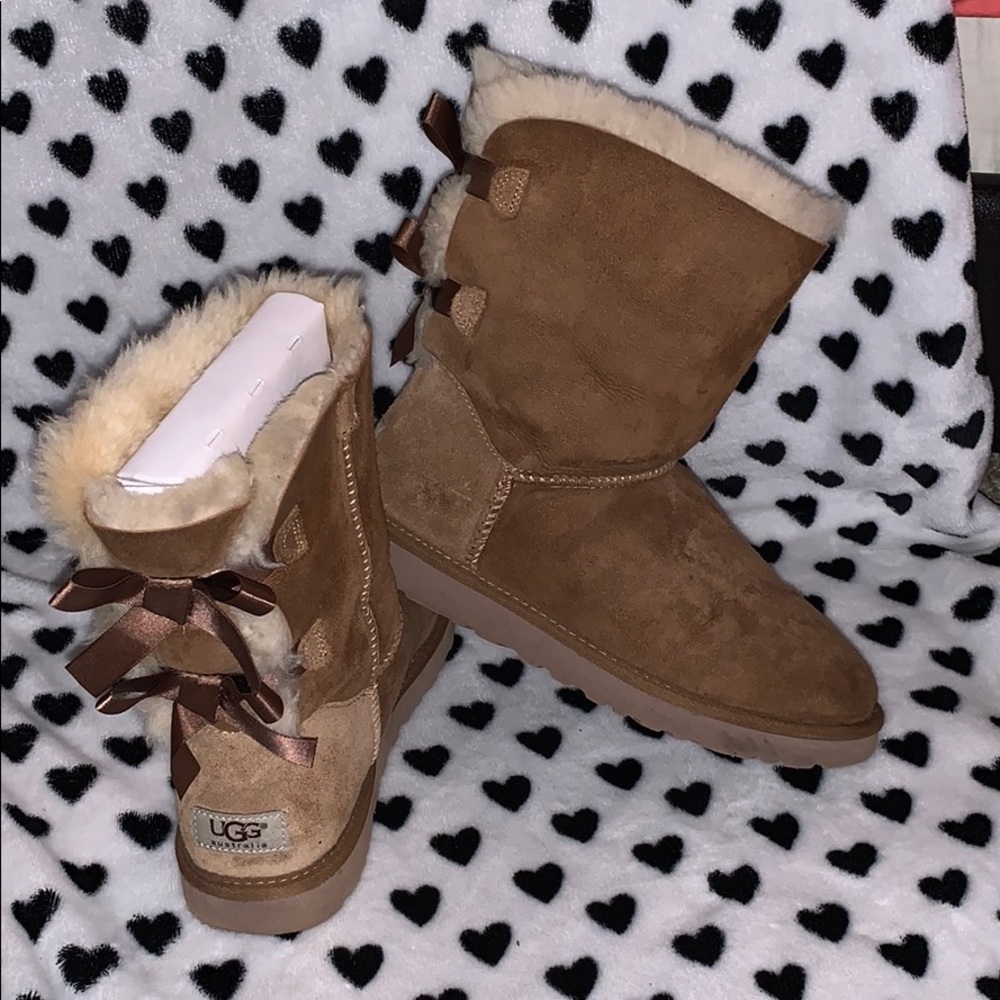FLAWLESS Ugg Bailey Bow II